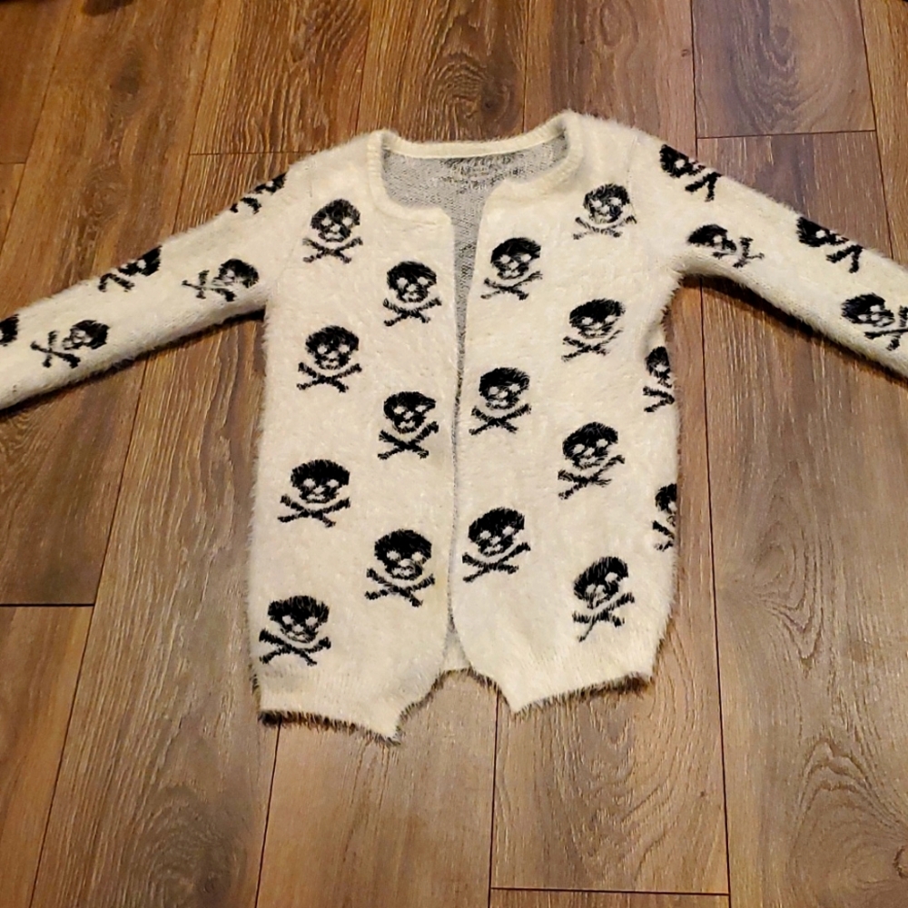 Super Fuzzy And Soft Skull Cardi